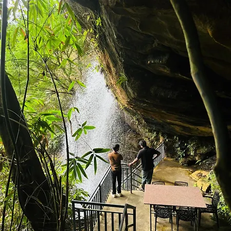 The Falls At Mangal Caverns Vagamon Exterior photo